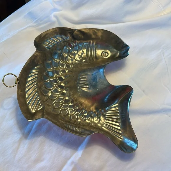 Copper Fish-Shaped Mold - Picture 4 of 10